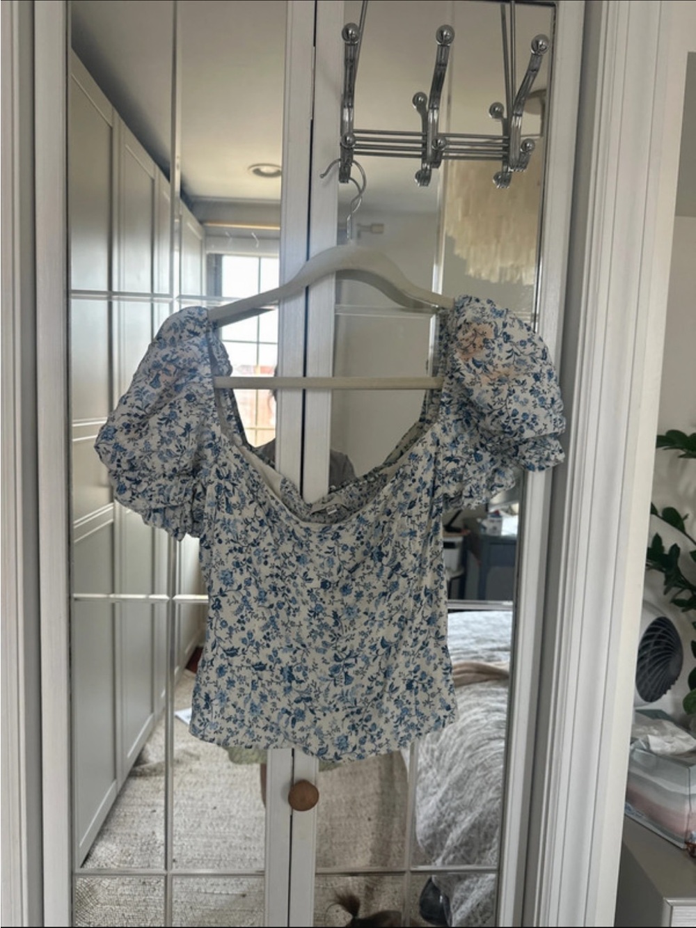 Reformation Blue and White Floral Puff-Sleeve Crop Top